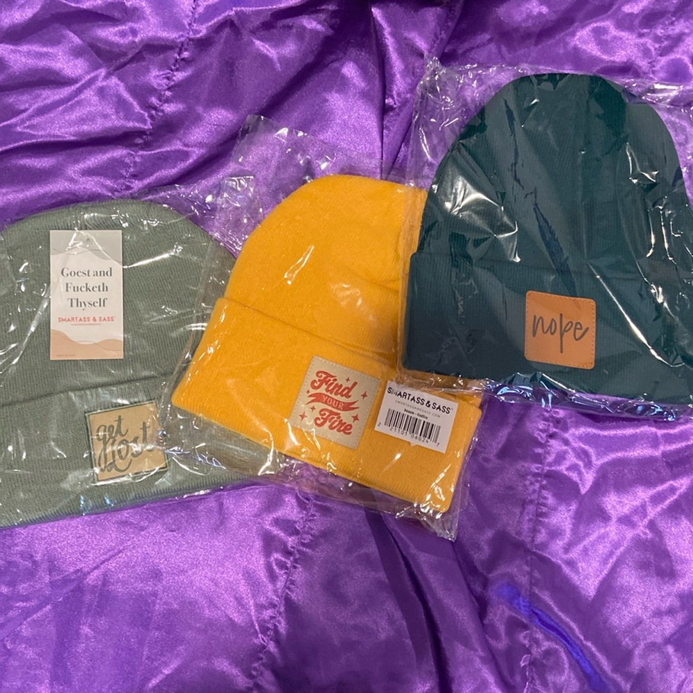 Smartass & sass beanies